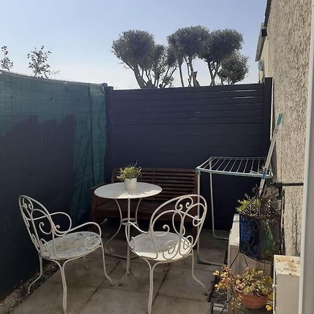 Studio- Terrasse -Place De Parking Prive Марсель Экстерьер фото